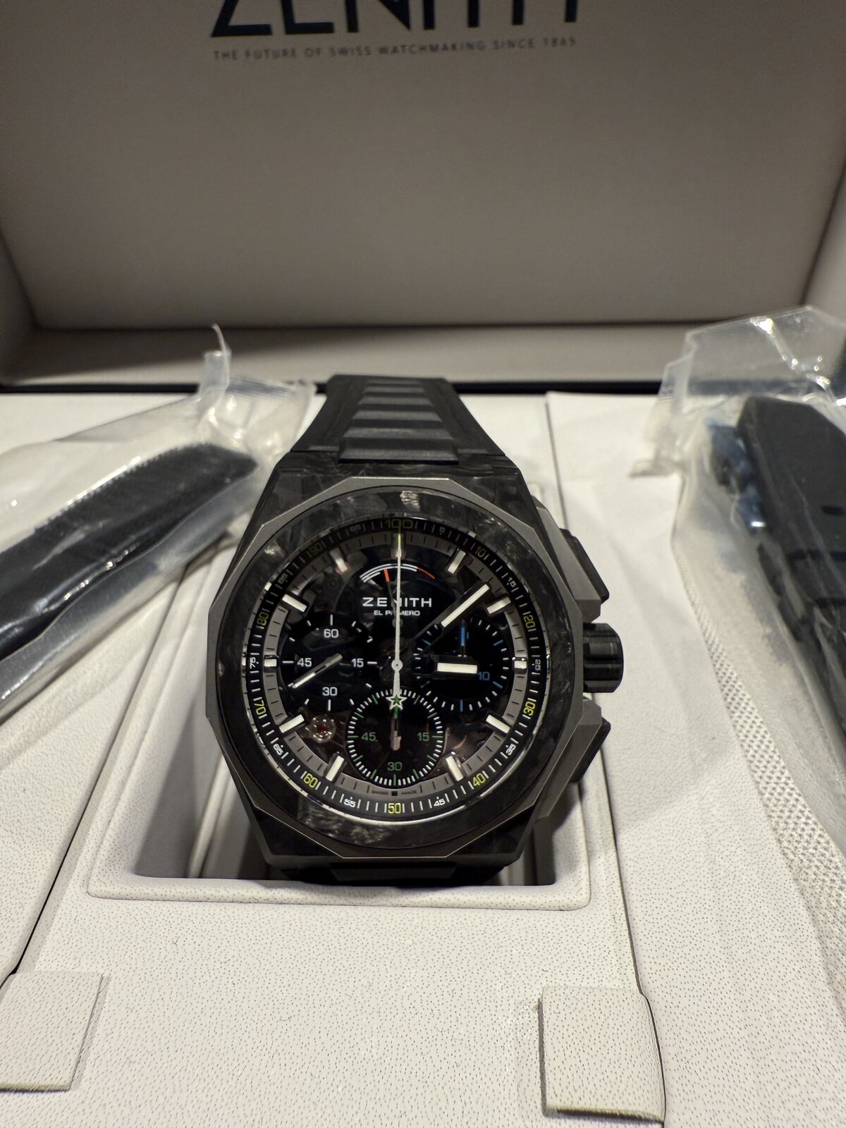 Zenith Defy Extreme Carbon 1/100 mp kronográf · Carbon